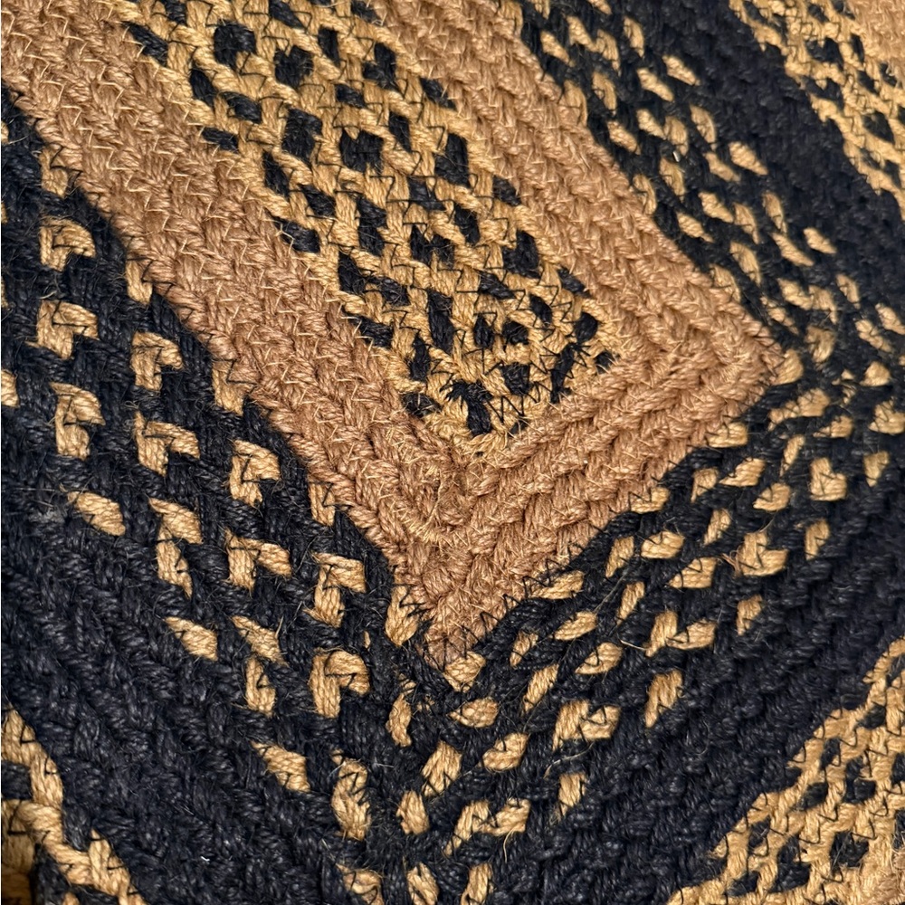 Black and Brown Star Pattern Braided Rug NEW - Picture 3 of 10